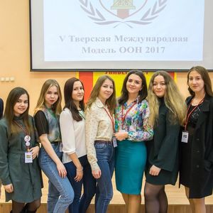 Studenty IIiS na Tversoy Modeli OON 2017 2