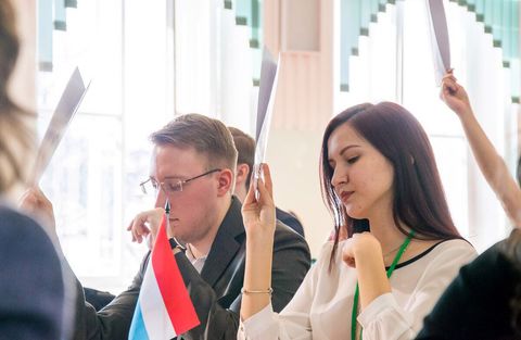Nastya Gerasimova i Stas Suntsov na Tverskoy Modeli OON 2017